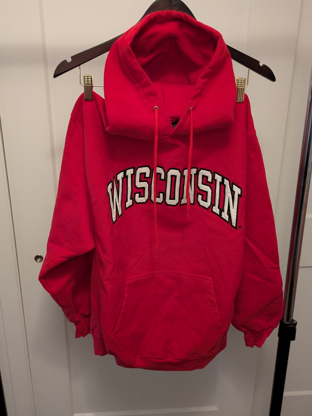 Steve & Barry’s Wisconsin Badgers Vintage Hoodie - Red - Medium